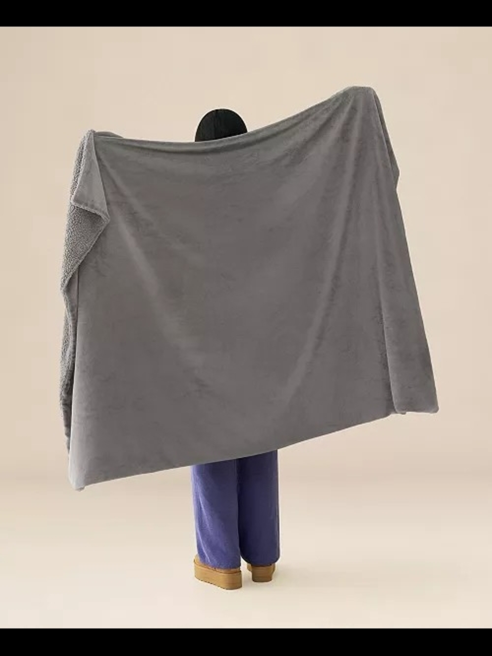 UGG Reversible Plush Sherpa Throw in Gray and White - Picture 3 of 6